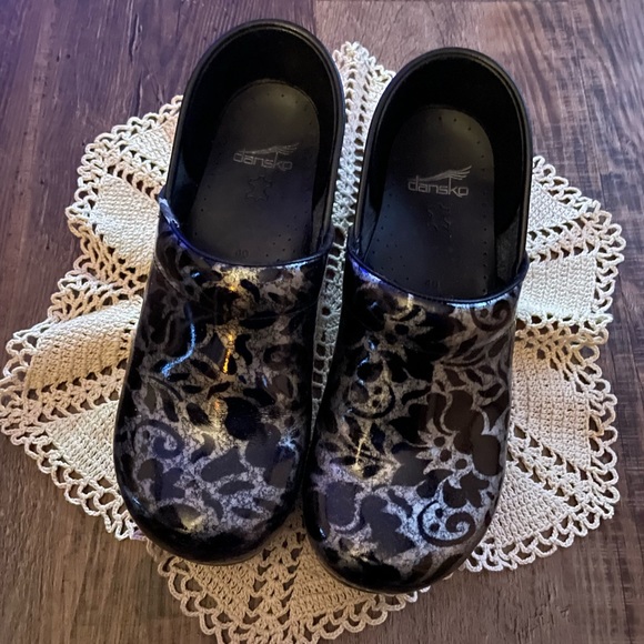 Dansko Shoes - Dansko Black Patent Silver Metallic Floral Professional Clogs Women EU 40 9.5/10